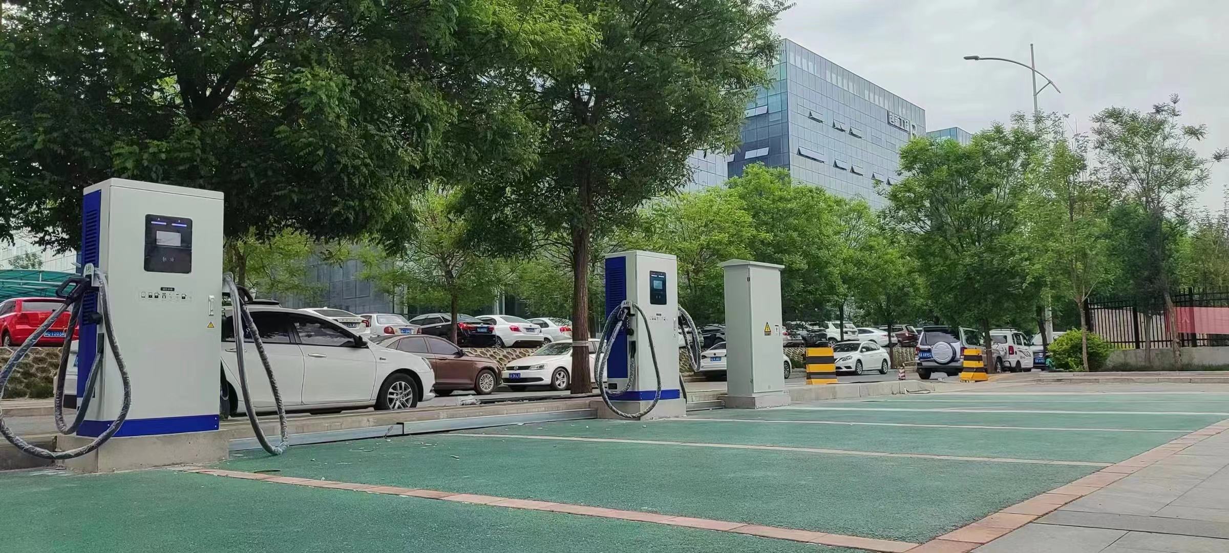 深圳青源新能源電動(dòng)汽車充電樁廠家合作客戶案例：新能源汽車產(chǎn)業(yè)項(xiàng)目部充電樁案例